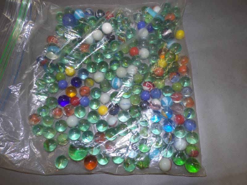 lot 172 image: Bag of Marbles with Shooters
