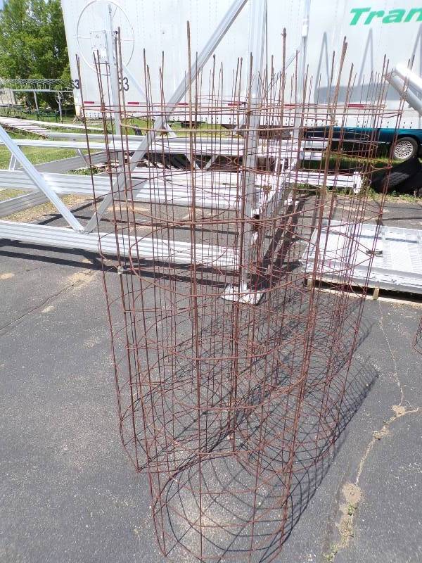 lot 177 image: 7 Heavy Duty Tomato Cages 20 x 54