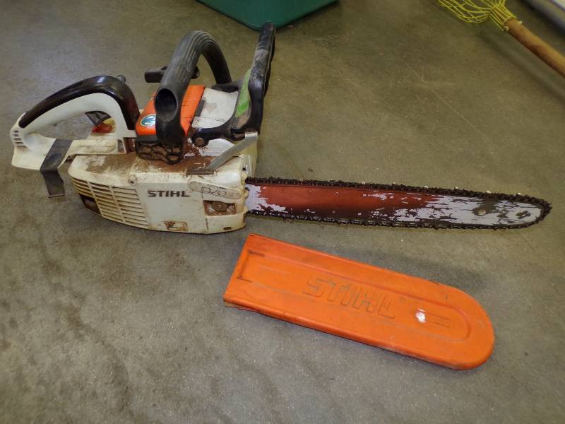 lot 183 image: Stihl 009L Chain Saw 16