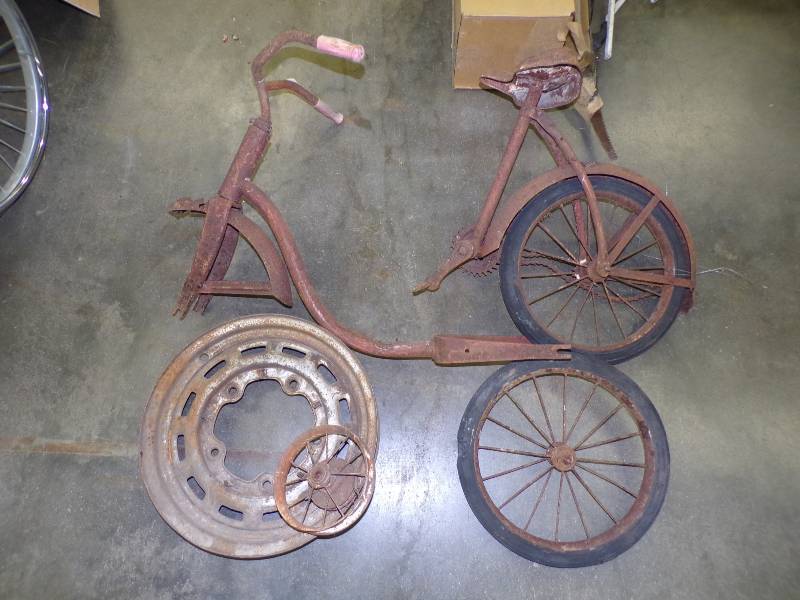 lot 187 image: Vintage Bike Parts