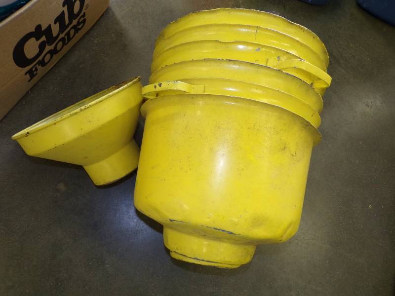 lot 209 image: Farm Funnels