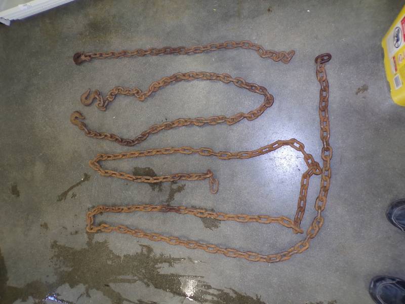lot 212 image: 3 Log Chain Pieces one with set of hooks 15 feet