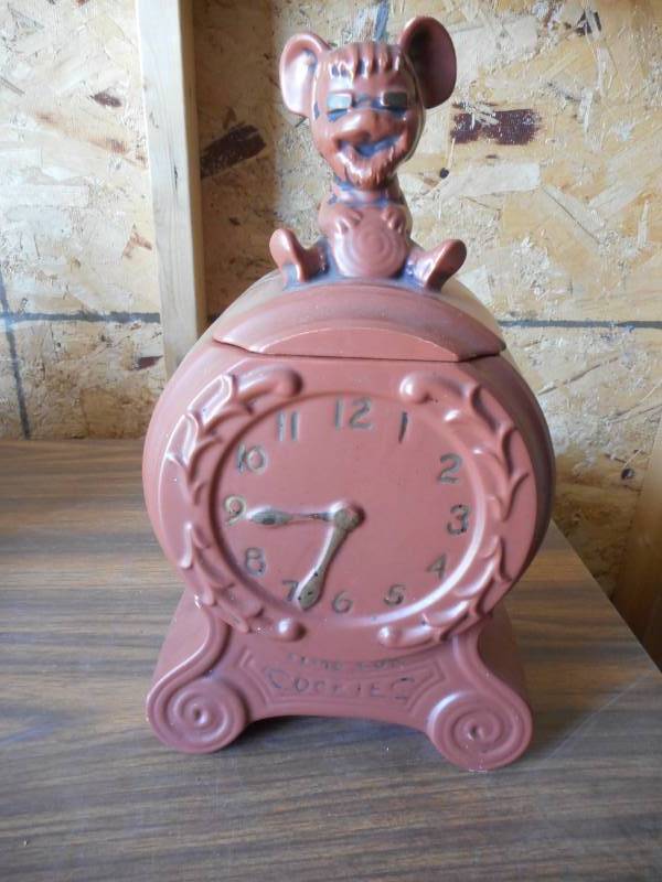 lot 17 image: Cookie Jar