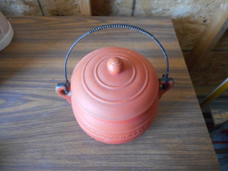 lot 11 image: Cookie Jar