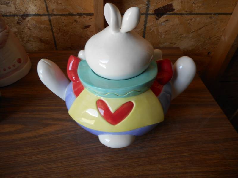 lot 13 image: Cookie Jar