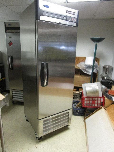 STAINLESS STEEL, SINGLE DOOR, REACH IN FREEZER