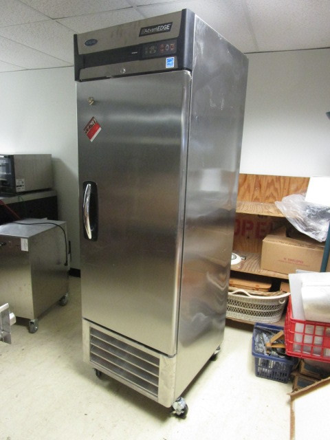 STAINLESS STEEL, SINGLE DOOR, REACH IN REFRIGERATOR