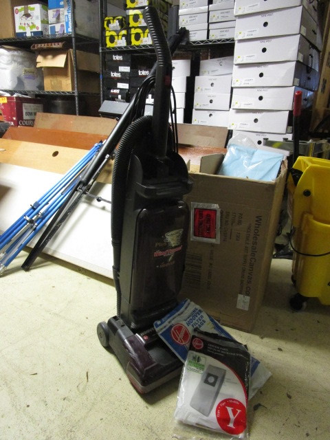 HOOVER WIND TUNNEL UPRIGHT VACUUM