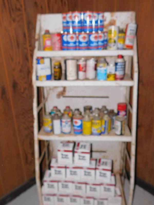 lot 7 image: Vintage Mic. Cans And Stand