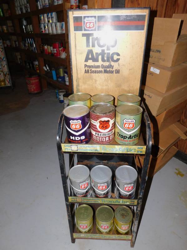 lot 8 image: Vintage New Phillips 66 Oil And Stand