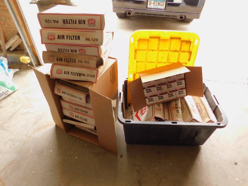 lot 19 image: New Air and Oil Filters