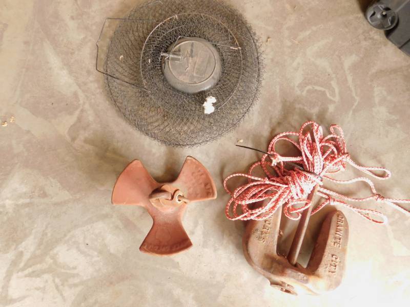 lot 20 image: 2 Anchors and Fishing Net