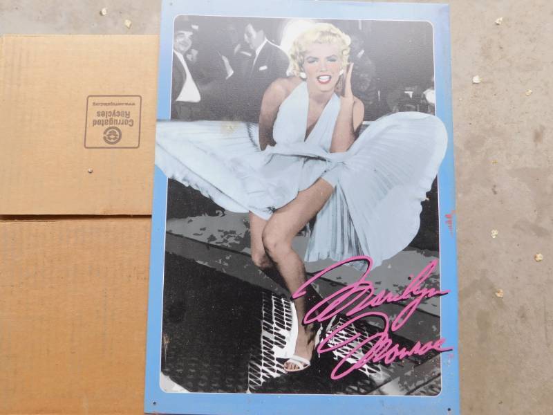 lot 25 image: Marilyn Monroe Metal Sign