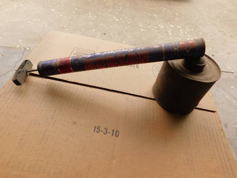 lot 30 image: Hudson Pump Sprayer  Bug Sprayer Vintage