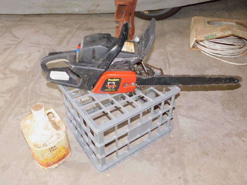 lot 33 image: Poulan Predator Chain Saw