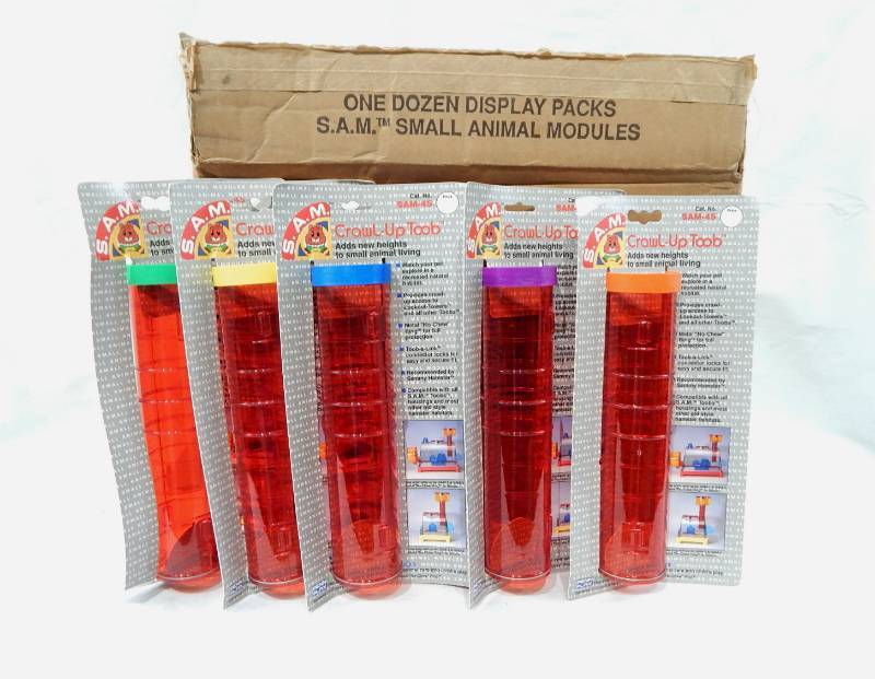 lot 5 image: Case of New Vintage Penn Plax Small Animal Module Crawl Up Toobs