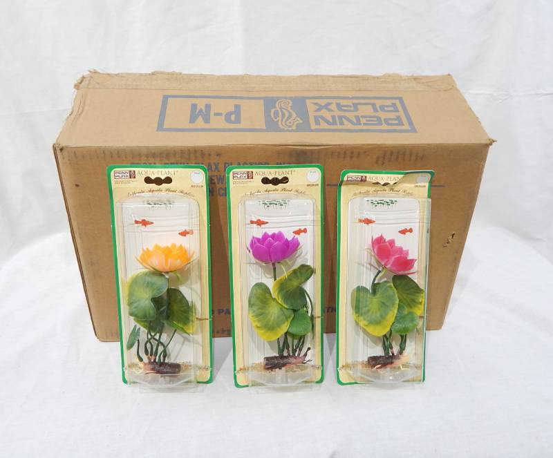 lot 13 image: Case of New Vintage Penn Plax Artificial Aqua Lily Plants