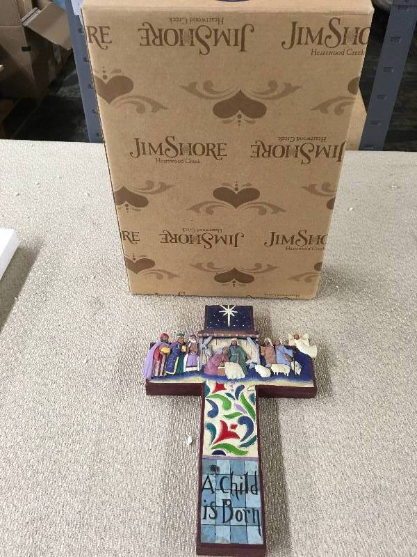 lot 204 image: Jim Shore Nativity Scene Cross Wall Decor