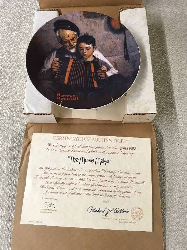 lot 214 image: Norman Rockwell  The Music Maker China Plate