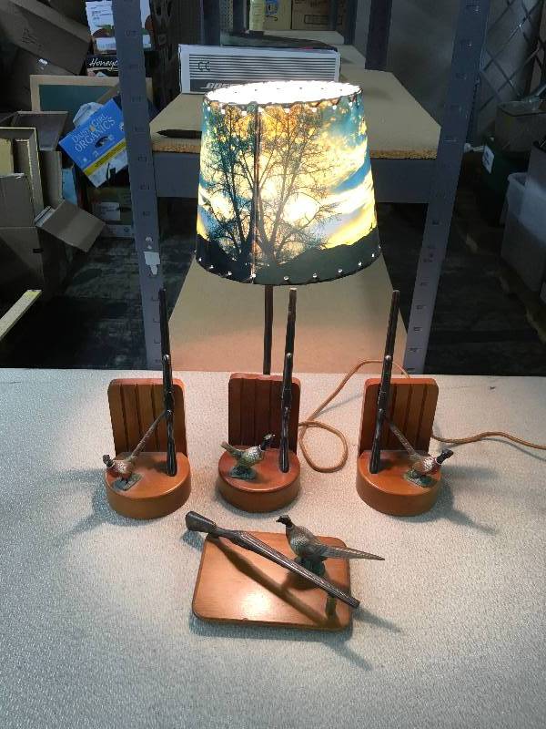 lot 215 image: Pheasant Hunting Lamp Set