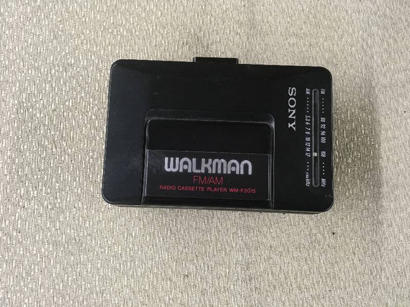 lot 225 image: Sony FMAM Walkman