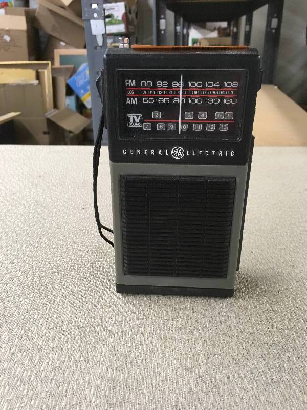 lot 230 image: General Electric Radio