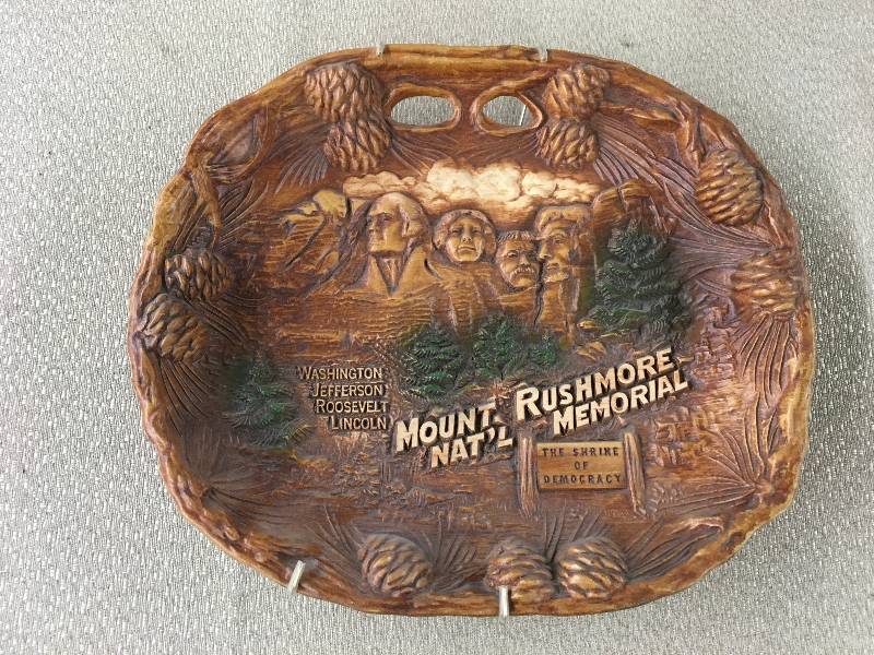 lot 240 image: Mt. Rushmore Wooden Plate