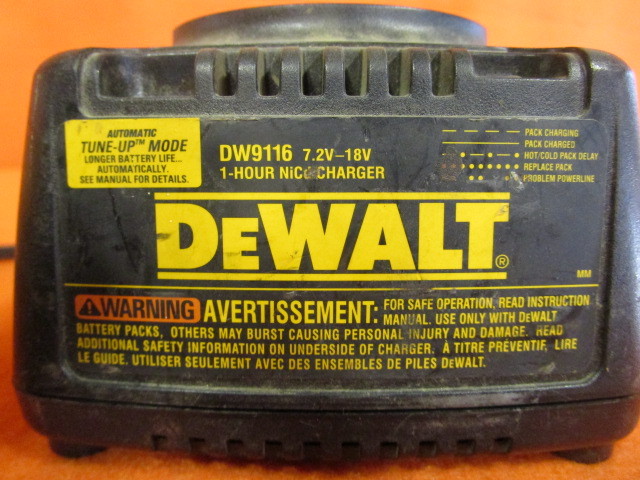 lot 17 image: DeWalt 18v Charger & (1) Battery