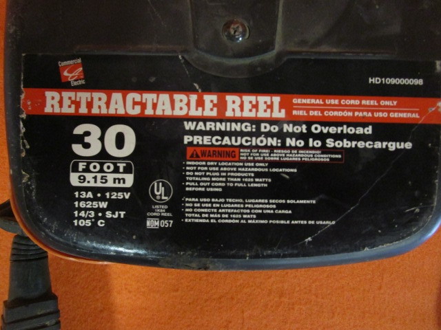 lot 24 image: 30 Chord Reel