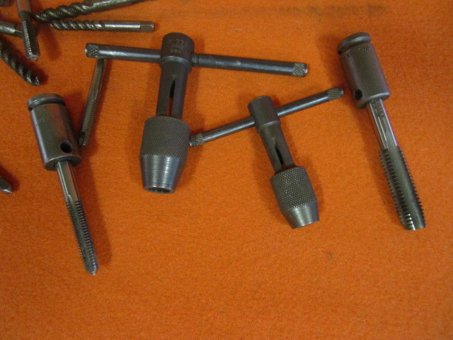 lot 28 image: Assorted Taps & Tap Holders