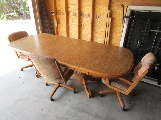 lot 10 image: Table & Chairs