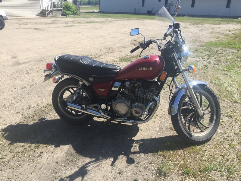 1982 Yamaha Maxim 650 NO RESERVE