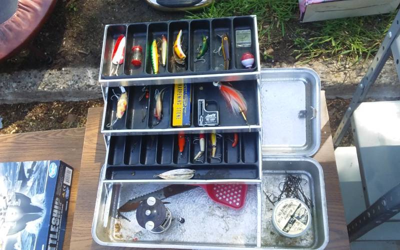 lot 1 image: Vintage Tackle Box With Contents