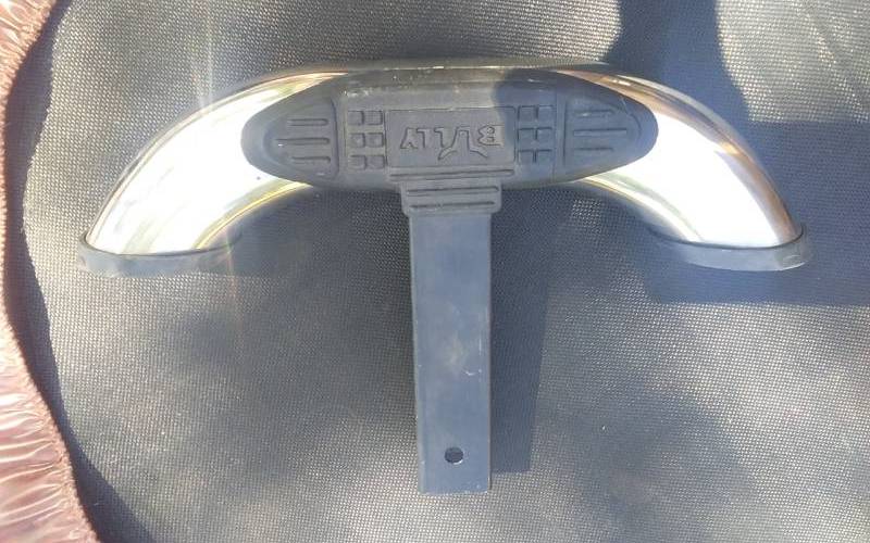 lot 15 image: BULLY Receiver Hitch Step Bar