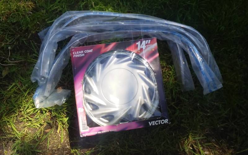 lot 16 image: New Set Of 14-Inch Wheel Covers & 4-Fender Trims Fit Monte Carlo 70-72
