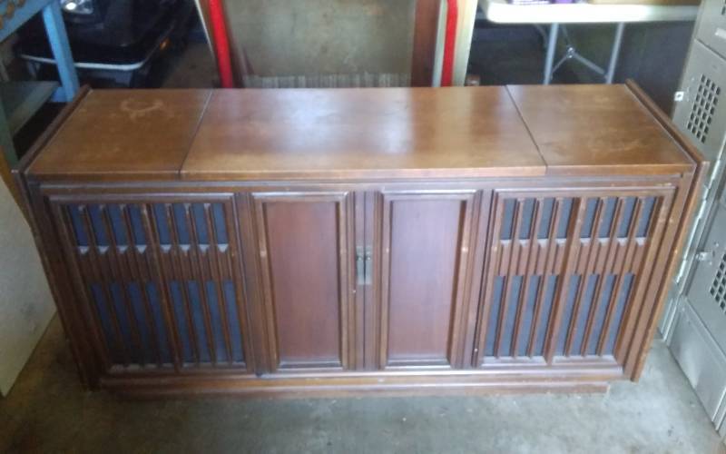 lot 19 image: SEARS RetroVintageOld School Turntable Stereo Console 52x17x28