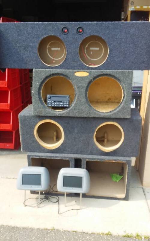 lot 42 image: 4-SubWoofer Boxes, Misc