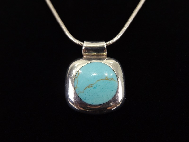 lot 3 image: .925 Sterling Silver Inlayed Turquoise Howlite Cabochon Pendant Necklace