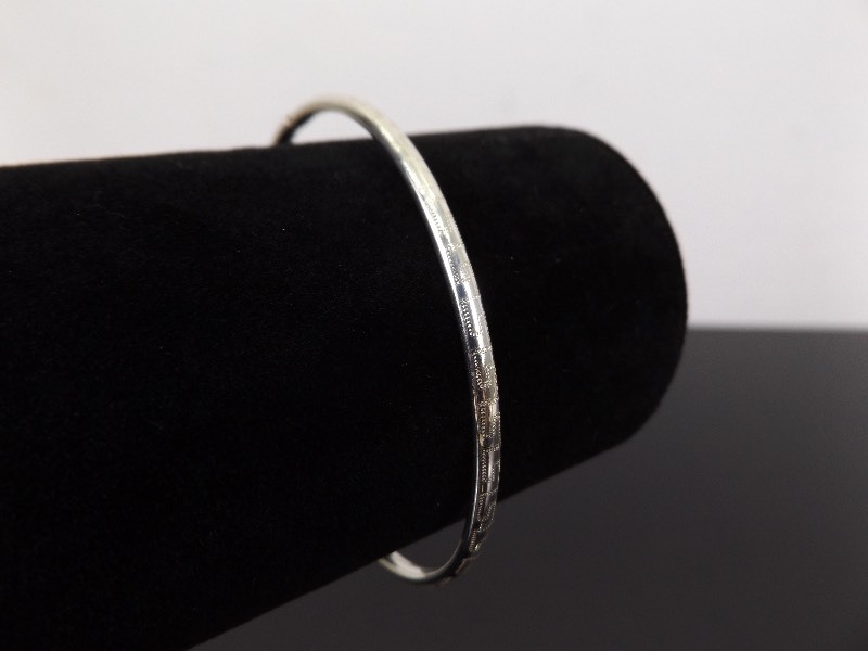 lot 40 image: .925 Sterling Silver Etched Greek Key Lock Clip Bangle Bracelet