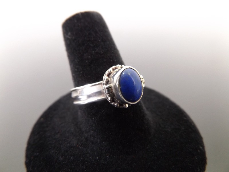 lot 46 image: .925 Sterling Silver&nbspLapis Lazuli Cabochon Poison Ring Size 8.5