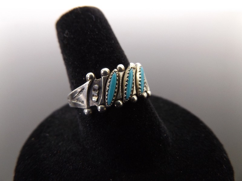 lot 48 image: .925 Sterling Silver Turquoise Ring Size 8
