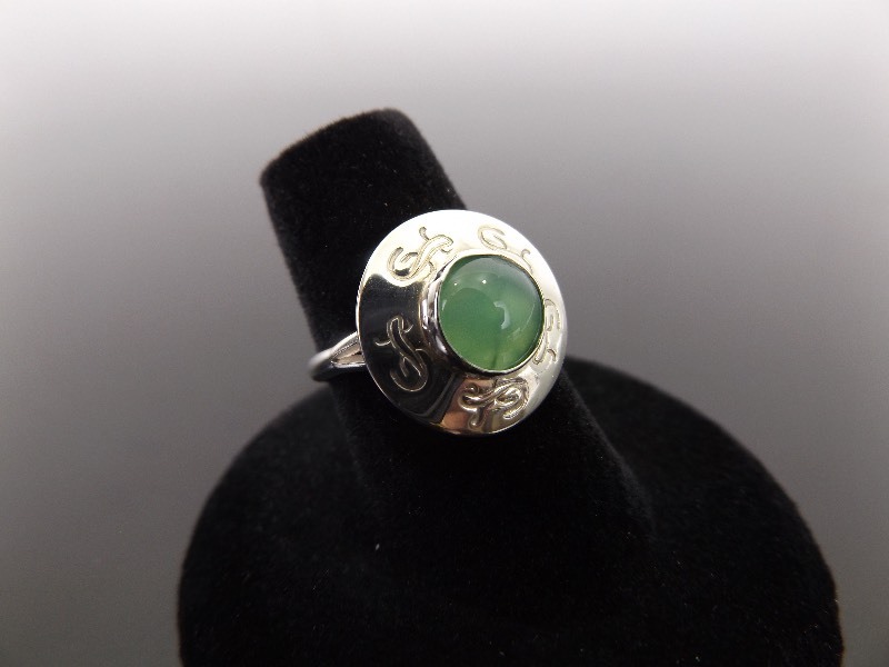 lot 57 image: .925 Sterling Silver Prehnite Cabochon Ring Size 6.75