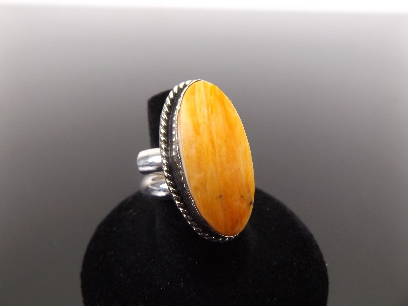 lot 66 image: .925 Sterling Silver Yellow Jasper Cabochon Ring Size 7