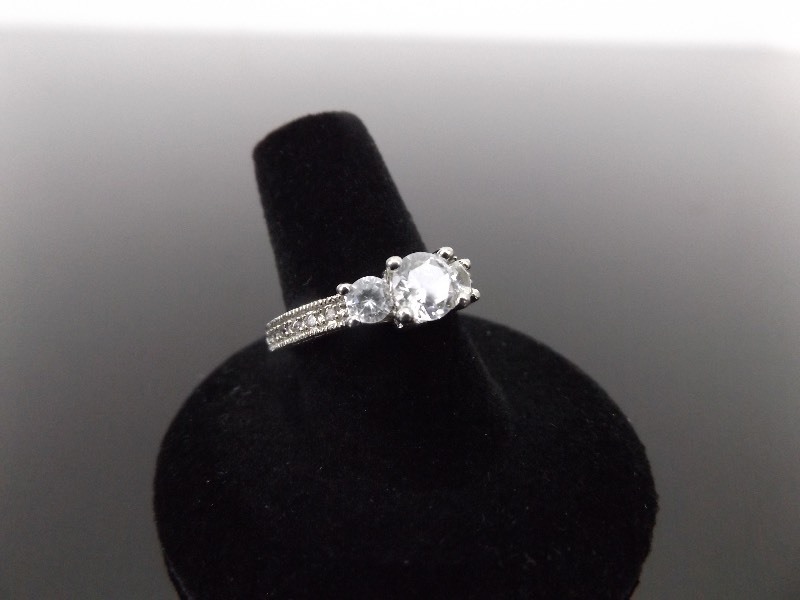 lot 69 image: .925 Sterling Silver Crystal Ring Size 8