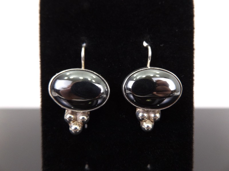 lot 87 image: .925 Sterling Silver Hematite Cabochon Earrings