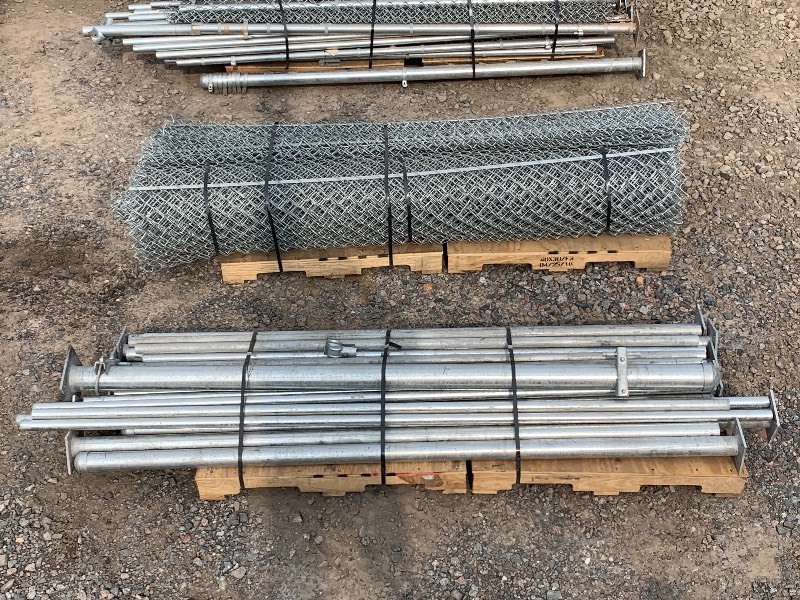 lot 19 image: Industrial Chain Link Gate & Fencing Set