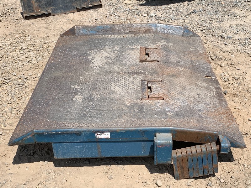 lot 18 image: Heavy Duty Rail-Car Dock Plate