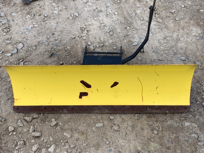 lot 28 image: John Deere 42 Lawn Tractor Snow Blade
