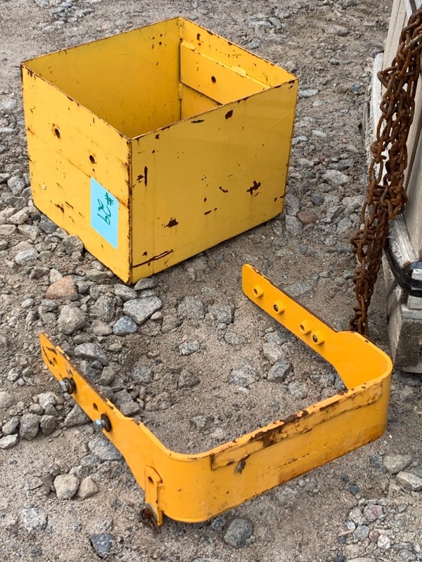 lot 29 image: Cub Cadet Tractor Parts