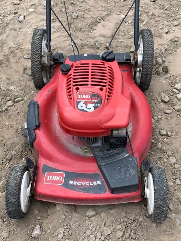 lot 33 image: Toro Recycler 21 Mower
